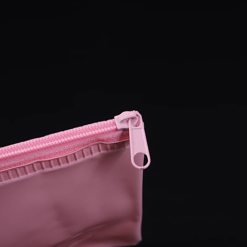 مقلمة PVC بسحاب